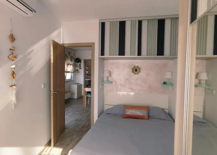 Rosamar, Sea View Apartman *